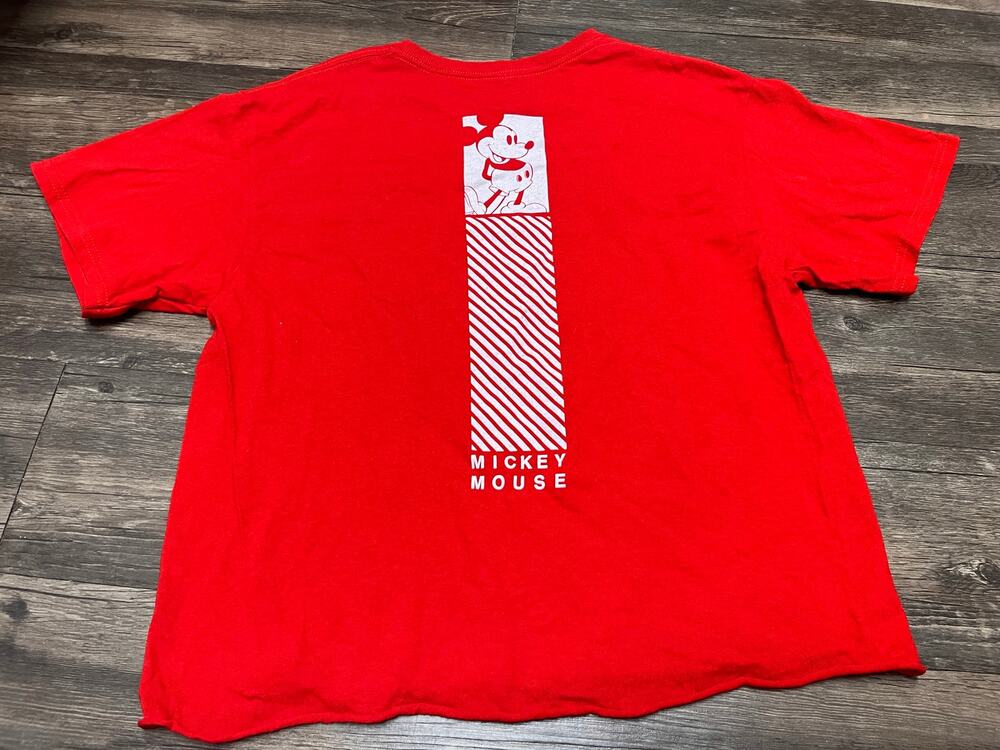 Disney Mickey Mouse Leader of Pack Red Boxy Crop Graphic Tee M Mad Engine Cotton